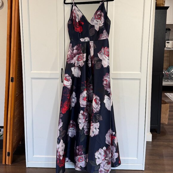 NWT Calvin Klein Floral-Print Plunge Gown - Size 8 - Picture 4 of 8